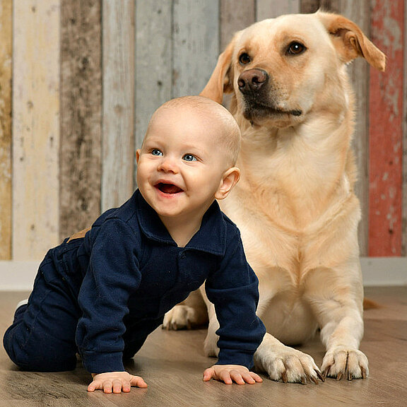 Babyfoto mit Hund in Zittau